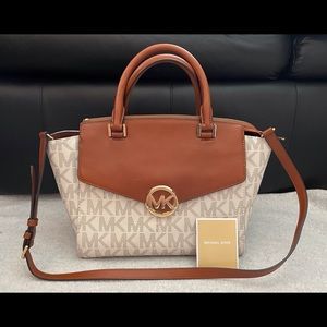 Michael Kors Signature Hudson satchel